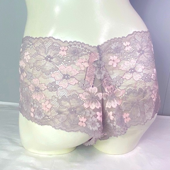 ❤️ VS Sheer Floral Lace Shorties - Picture 3 of 6